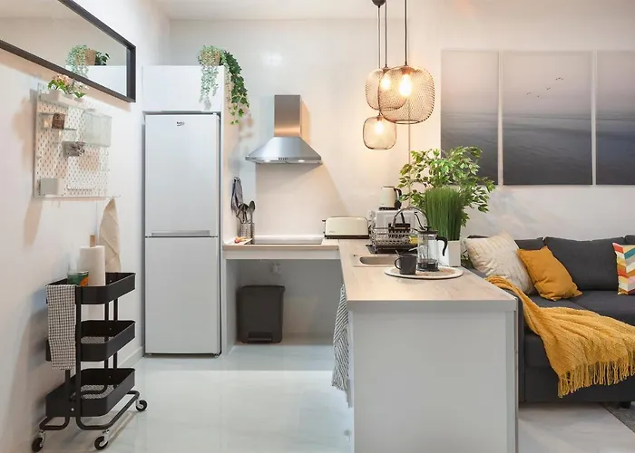 Artistic Digital Retreat-great Location Near Metro شقة