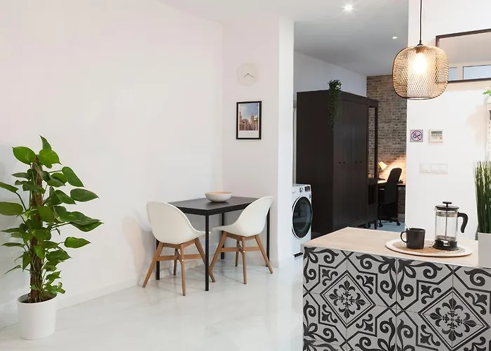 Artistic Digital Retreat-great Location Near Metro شقة فالنسيا